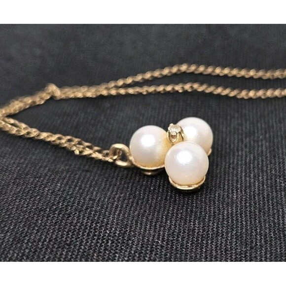 Vtg 14k Gold Triple 5.5mm Pearl & Diamond Accent Pendant 1.66g On A 10kGF Chain - Picture 11 of 11
